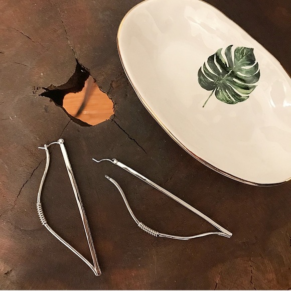 Jewelmint Jewelry - JewelMint Artemis Bow Earrings!